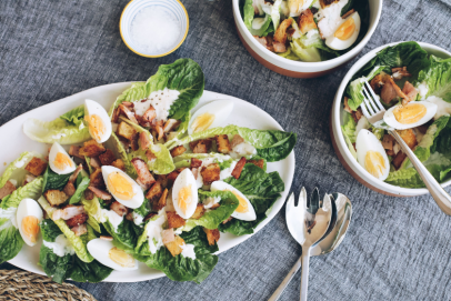 Cách làm Caesar salad chỉ với vài bước đơn giản mà ai cũng có thể làm tại nhà
