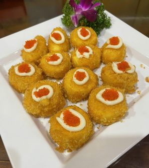 Đậu nhật chiên sốt trứng cua