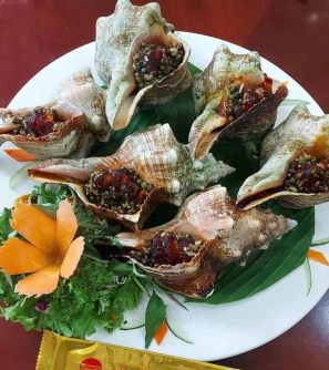 Ốc đỏ nướng tiêu xanh 
