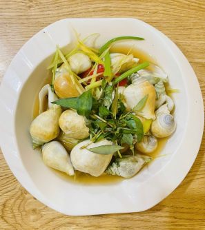 Ốc nhảy hấp thái 