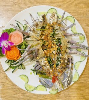 Bọ biển hấp, nướng mỡ hành 