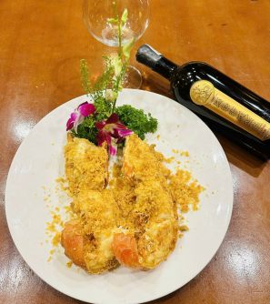 Tôm hùm tre cháy tỏi 