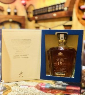 Whisky Johnnie Walker & Sons XR 19