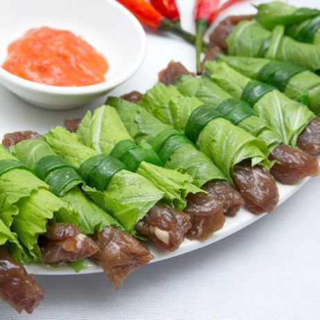 Bò ta cuộn lá cải