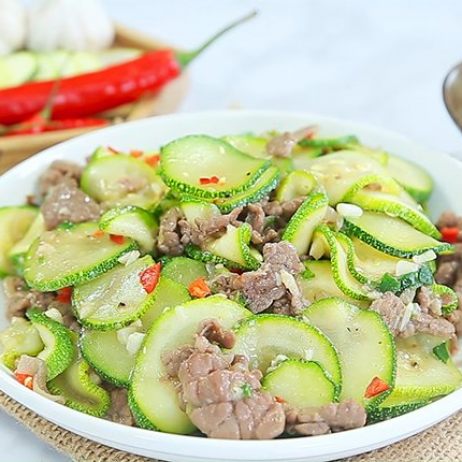 Bò ta xào rau theo mùa