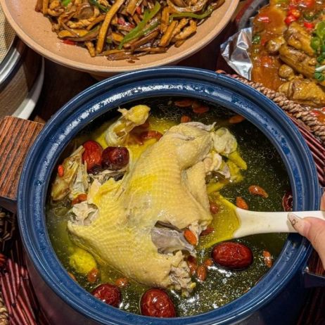 Canh gà thảo dược